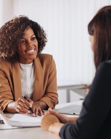 An agent working in Financial & Business Services